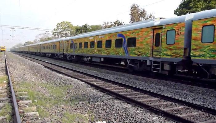 দুরন্ত এক্সপ্রেসে চুরি! GRP বা RPF কর্মী না থাকার অভিযোগ যাত্রীদের