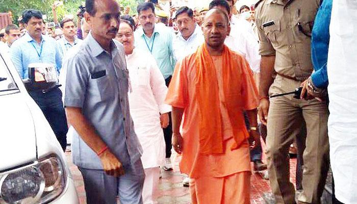 'এক ঘন্টার মধ্যে খুন করা হবে যোগী আদিত্যনাথকে!' উড়ো ফোনে চাঞ্চল্য...