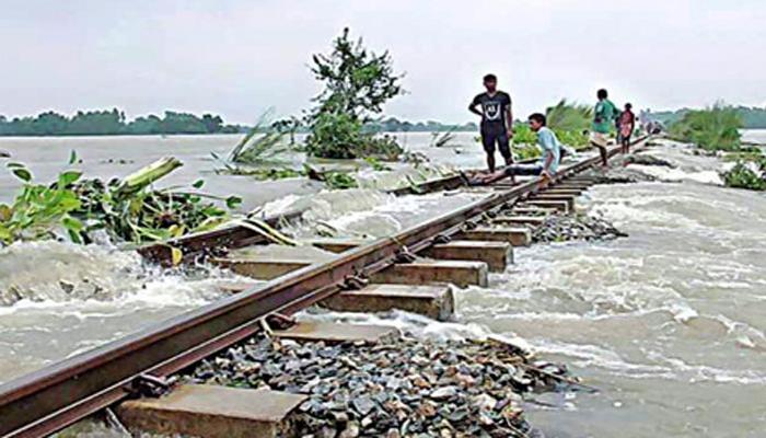 বন্যায় ভারতীয় রেলের ক্ষতি বেড়ে দাঁড়াল ১৫০ কোটি টাকায়