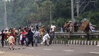 গুরমিত রাম রহিম ভক্তদের তাণ্ডব পঞ্জাব-হরিয়ানা জুড়ে, এখনও পর্যন্ত ৩১ জনের মৃত্যু