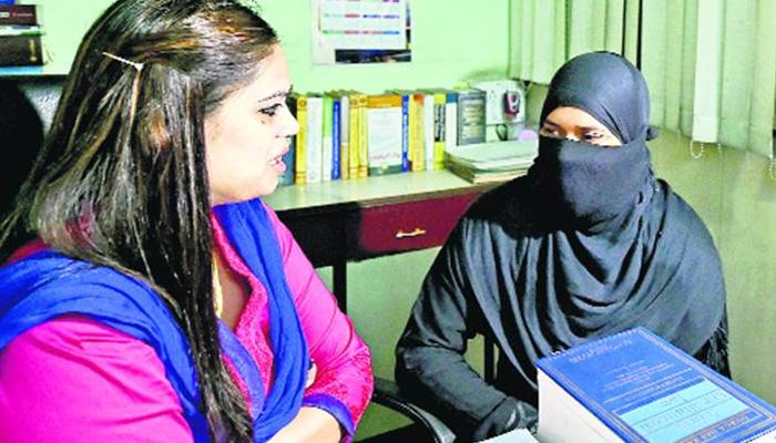 সন্তানদের ফিরে পেলেন তিন তালাক মামলার অন্যতম আবেদনকারী ইসরাত জাহান সন্তানদের ফিরে পেলেন তিন তালাক মামলার অন্যতম আবেদনকারী ইসরাত জাহান