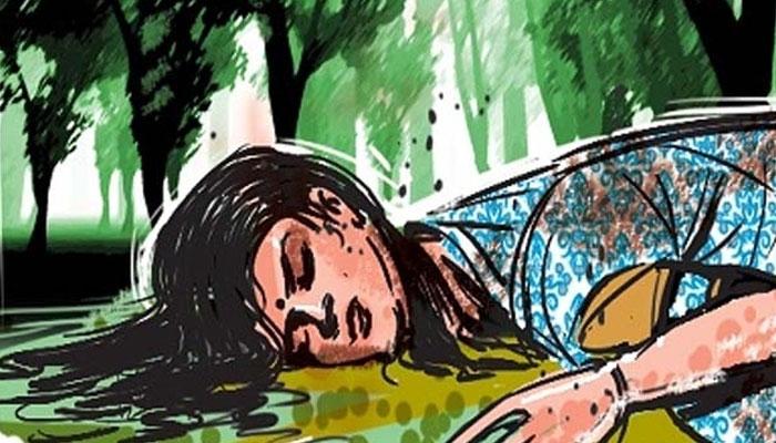 বারুইপুরে ছাত্রীকে ধর্ষণ করে খুনের ঘটনার জেরে ভাঙচুর স্থানীয় তৃণমূল নেতার মার্কেট কমপ্লেক্সে