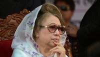 খালেদা জিয়ার বিরুদ্ধে গ্রেফাতারি পরোয়ানা 