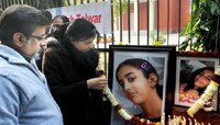 ৪ বছরের উপার্জন ৪৯ হাজার ৫০০ টাকা জেলেই রেখে এলেন আরুষির মা-বাবা 