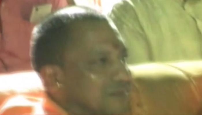 স্বাধীনতা সংগ্রামী স্মরণ অনুষ্ঠানে আবেগ ধরে রাখতে পারলেন না যোগী