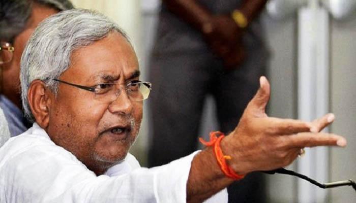 পণ নিলেই হারাতে হবে সরকারি চাকরি, কড়া ফরমান নীতীশের