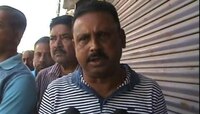 পুরসভার চেয়ারম্যানকে খুকরি নিয়ে তাড়া, ক্লোজ এসআই