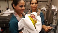 আকাশেই জন্ম হল নবজাতকের, 'দাইমা' হলেন বিমান সেবিকা