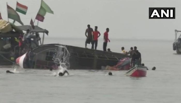 পড়ুয়া বোঝাই নৌকা উল্টে মৃত ৪, নিখোঁজ আরও ৪