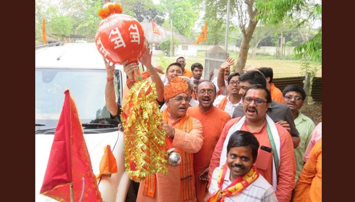 রামনবমী রাজনীতি : দিলীপ ঘোষের বিরুদ্ধে অস্ত্র আইনে মামলা