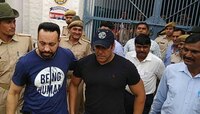 জেল থেকে ছাড়া পেলেন সলমন, আজই ফিরছেন মুম্বই