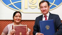 বৌদ্ধ ধর্ম বেঁধেছে দু'দেশকে, মঙ্গোলিয়ায় পৌঁছে বললেন সুষমা