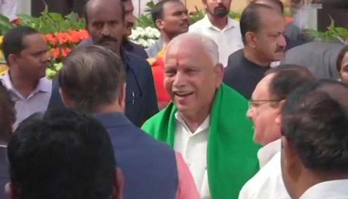 'আস্থা' পেতে মরিয়া ইয়েদুরাপ্পা, নিশ্চিদ্র নিরাপত্তায় বিধায়ক আগলাচ্ছে কংগ্রেস-জেডিএস