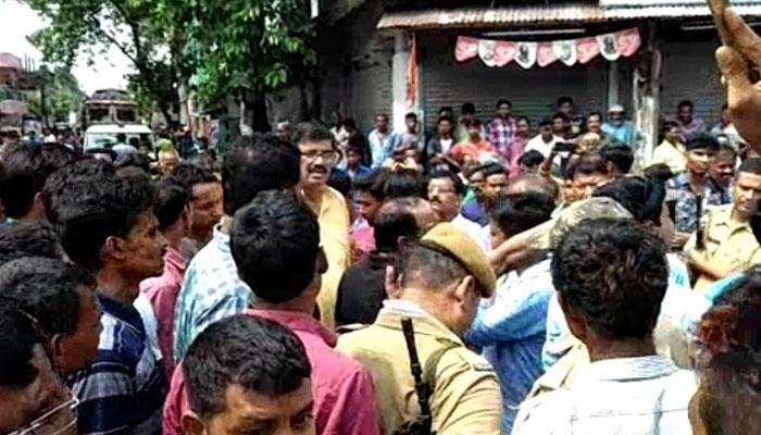 তৃণমূল কর্মীদের ক্ষোভের মুখে উত্তরবঙ্গ উন্নয়নমন্ত্রী