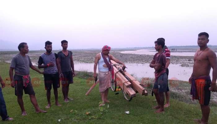 জেলে সেজে কাঠপাচারকারী ধরলেন বন দফতরের আধিকারিকরা