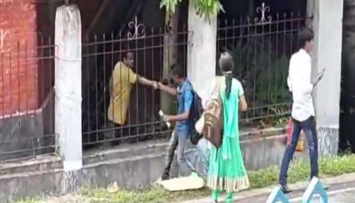 মুক্ত বিদ্যালয়ে উন্মুক্ত টোকাটুকি, দেখুন কাণ্ড