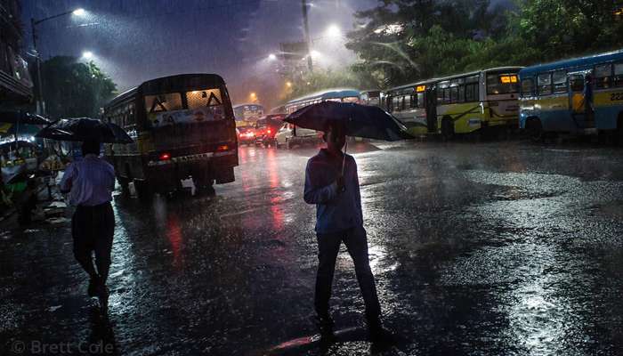 সোমবার রাতভর বৃষ্টি হবে কলকাতা ও লাগোয়া জেলাগুলিতে