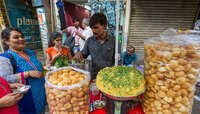ফুচকা বিক্রি নিষিদ্ধ করল ভাদোদরা পুরসভা 
