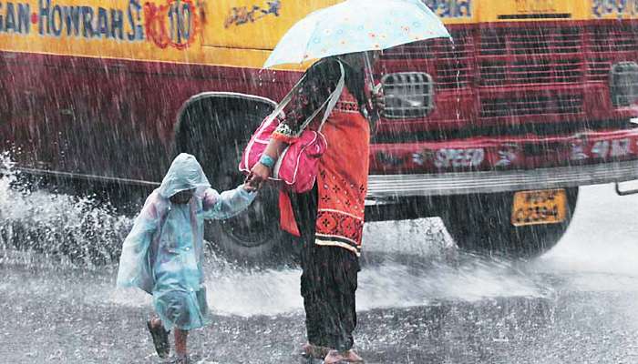 মৌসুমী অক্ষরেখা-ঘূর্ণবর্তের জের, দিনভর টানা বৃষ্টির পূর্বাভাস আবহাওয়া দফতরের