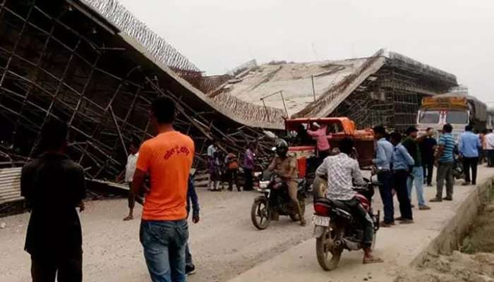 সাত সকালে হুড়মুড়িয়ে ভেঙে পড়ল নির্মিয়মান উড়ালপুল 