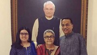 বান্ধবীর মেয়েকে দত্তক নিয়েছিলেন ‘সিঙ্গল ফাদার’ বাজপেয়ী