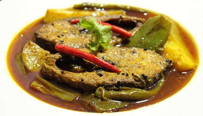 আজ চেটেপুটে খান বেগুন-ইলিশের ঝোল