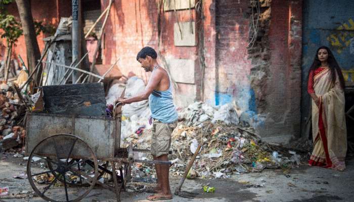 ‘তিনি আছেন এবং সর্বত্রই আছেন’ 