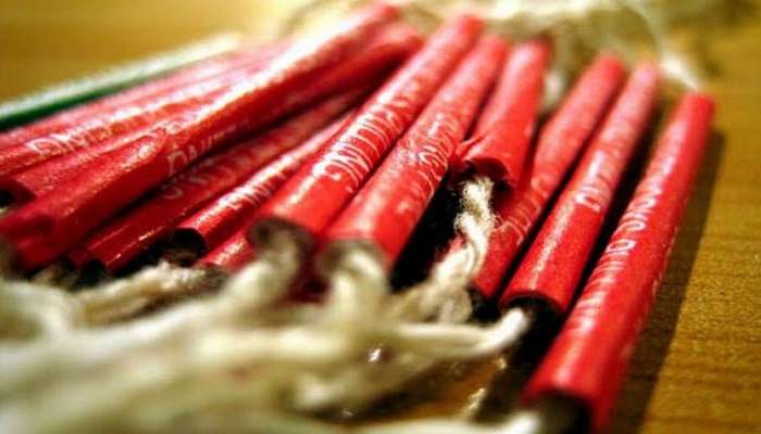 তল্লাসিতে উদ্ধার নিষিদ্ধ শব্দবাজি, ধৃত ২ তল্লাসিতে উদ্ধার নিষিদ্ধ শব্দবাজি, ধৃত ২