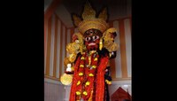 বীরভূমের বামাকালী: পুজোর দিনই রং, চোখ আঁকা হয় পালা গানের পর 
