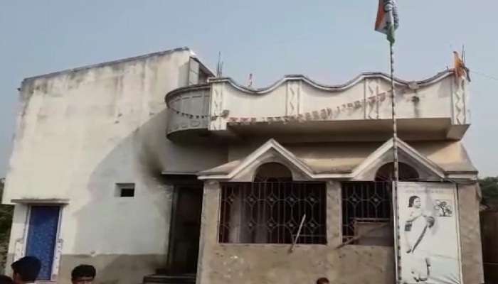 গলসিতে তৃণমূলের কার্যালয়ে বোমাবাজি, ভাঙচুর গলসিতে তৃণমূলের কার্যালয়ে বোমাবাজি, ভাঙচুর