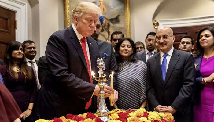 বাণিজ্যিক মধ্যস্থতায় ভারতই সেরা, মোদী বন্ধু, হোয়াইট হাউসে দীপাবলি উদযাপণে বললেন ট্রাম্প বাণিজ্যিক মধ্যস্থতায় ভারতই সেরা, মোদী বন্ধু, হোয়াইট হাউসে দীপাবলি উদযাপণে বললেন ট্রাম্প