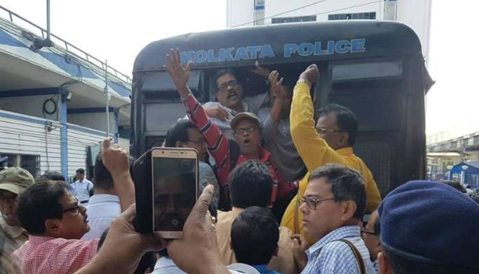 বকেয়া মহার্ঘ ভাতার দাবিতে প্রতিবাদের 'শাস্তি', ১৮ জনকে উত্তরে বদলি করল নবান্ন বকেয়া মহার্ঘ ভাতার দাবিতে প্রতিবাদের 'শাস্তি', ১৮ জনকে উত্তরে বদলি করল নবান্ন