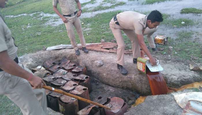 মুখ্যমন্ত্রীর নির্দেশেই কাজ, চলছে চোলাইয়ের ঠেক ভাঙার অভিযান