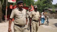 বাংলাদেশি অনুপ্রবেশকারী ধরতে গিয়ে আক্রান্ত পুলিস