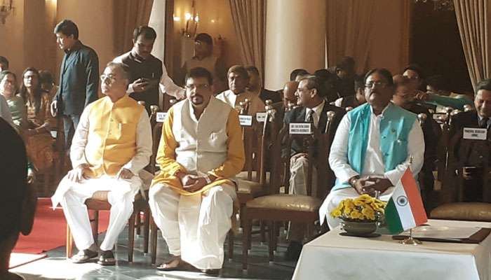 রাজ্য মন্ত্রিসভায় রদবদল: দমকল পেলেন সুজিত বসু, বাকি ৩ মন্ত্রী কে কোন দফতরে দেখুন