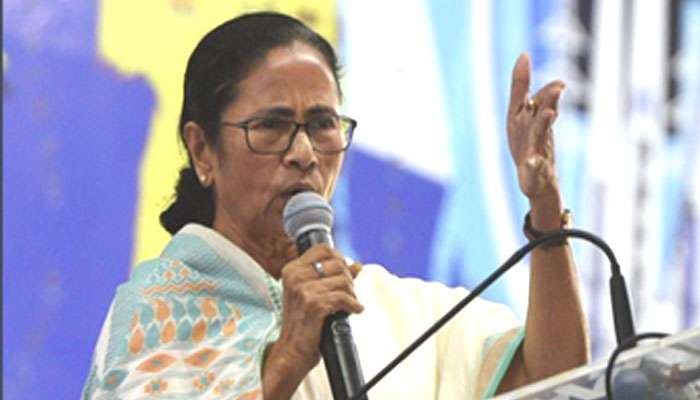 সবার কম্পিউটারে নজরদারি কেন্দ্রের; সাধারণ মানুষ কেন এর ফল ভোগ করবে, প্রশ্ন মমতার সবার কম্পিউটারে নজরদারি কেন্দ্রের; সাধারণ মানুষ কেন এর ফল ভোগ করবে, প্রশ্ন মমতার