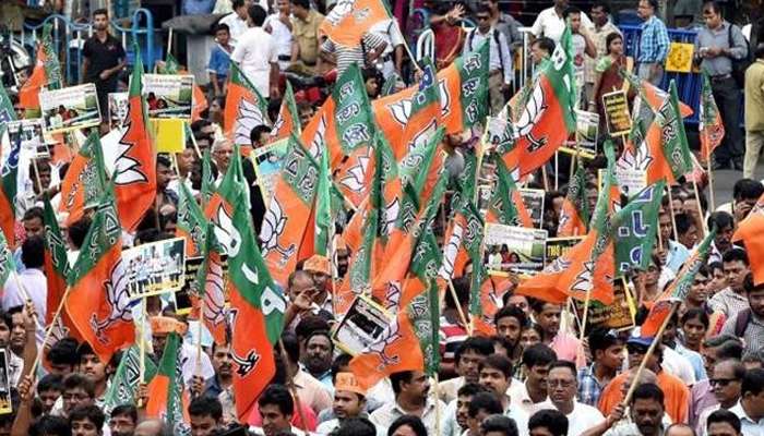 'ক্ষমতায় এলে ১ ঘণ্টার মধ্যে বিজেপি কর্মীদের ওপর থেকে প্রত্যাহার হবে ভুয়ো মামলা' 'ক্ষমতায় এলে ১ ঘণ্টার মধ্যে বিজেপি কর্মীদের ওপর থেকে প্রত্যাহার হবে ভুয়ো মামলা'