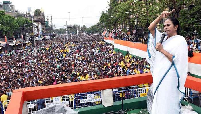 উনিশে তৈরি হচ্ছে মহাজোটের বড় মঞ্চ, ৭৭-র ব্রিগেডকেও ছাপিয়ে যাবে, দাবি মমতার