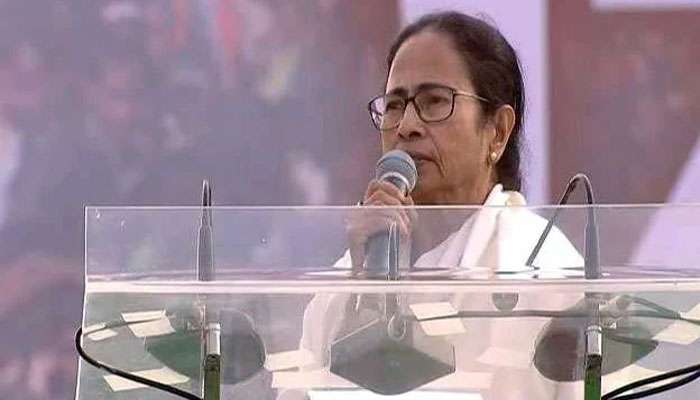 মুখ ফসকে বেরিয়ে গেল বেফাঁস কথা! ব্রিগেডে মমতাকে অস্বস্তিতে ফেললেন একমাত্র এই হেভিওয়েট নেতা