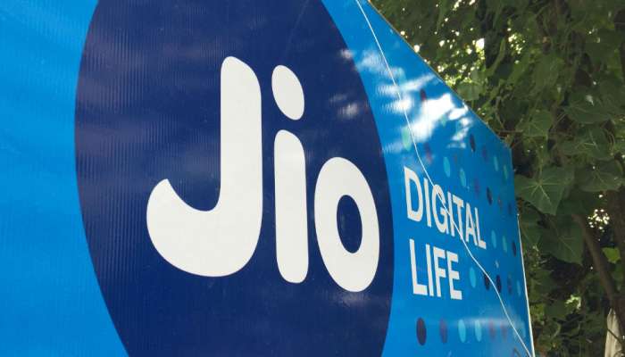 একবার Jio রিচার্জে নিশ্চিন্তে থাকুন ১৬৮ দিন!