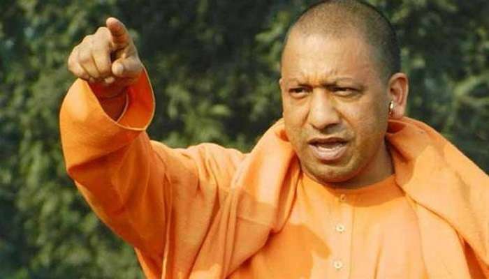 কপ্টার জটে সভায় নেই,বালুরঘাটে মোবাইলে ভাষণ যোগী আদিত্যনাথের