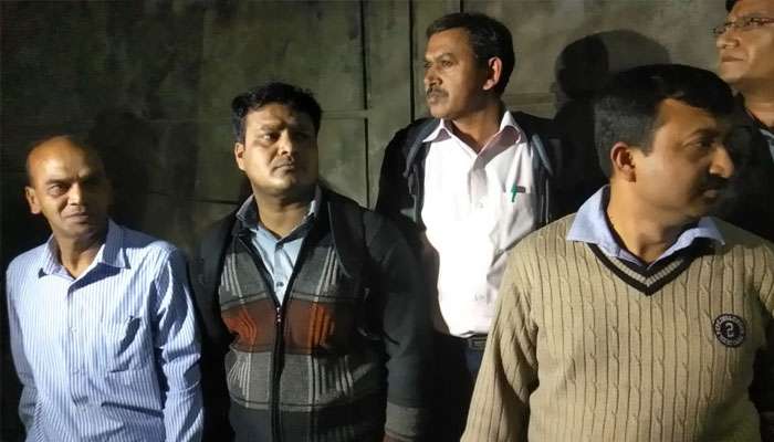 সিবিআইকে বাধা, রাজ্যের ৩ IPS-এর বিরুদ্ধে রিপোর্ট তলব কেন্দ্রীয় স্বরাষ্ট্রমন্ত্রকের সিবিআইকে বাধা, রাজ্যের ৩ IPS-এর বিরুদ্ধে রিপোর্ট তলব কেন্দ্রীয় স্বরাষ্ট্রমন্ত্রকের
