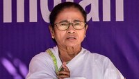 দিল্লি থেকে ফোন খোঁজ মুখ্যমন্ত্রীর, শহিদ জওয়ানদের পরিবারের পাশে থাকার আশ্বাস