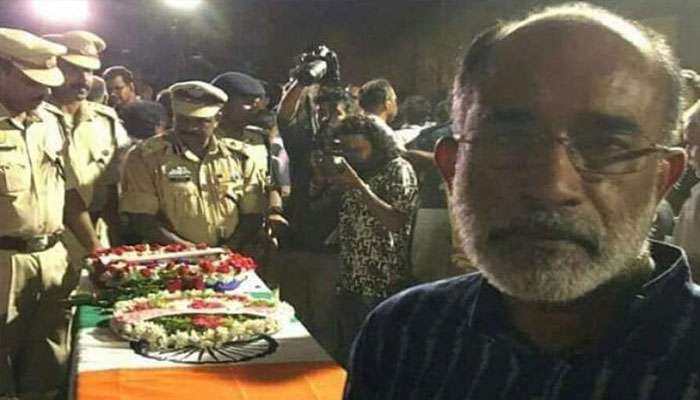 শহিদ জওয়ানের কফিনের সঙ্গে নিজস্বী তুলে তুমুল বিতর্কে বিজেপি নেতা শহিদ জওয়ানের কফিনের সঙ্গে নিজস্বী তুলে তুমুল বিতর্কে বিজেপি নেতা