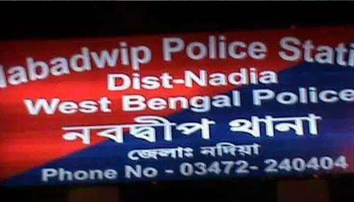 অষ্টম শ্রেণির দুই ছাত্রীকে ‘অপহরণ’ দুই ফেসবুক ‘বন্ধু’র অষ্টম শ্রেণির দুই ছাত্রীকে ‘অপহরণ’ দুই ফেসবুক ‘বন্ধু’র