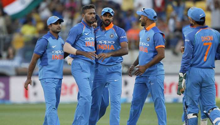 IND vs AUS: চোটের জন্য অস্ট্রেলিয়া সিরিজ থেকে ছিটকে গেলেন হার্দিক পাণ্ডিয়া IND vs AUS: চোটের জন্য অস্ট্রেলিয়া সিরিজ থেকে ছিটকে গেলেন হার্দিক পাণ্ডিয়া
