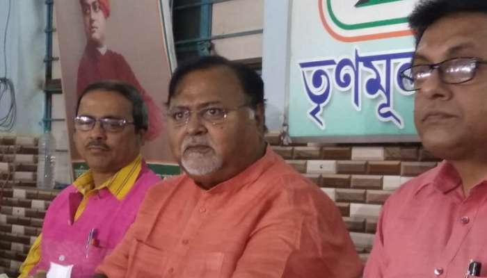 &#039;এরাজ্যে দাঁত ফোটাতে পারবে না দাঙ্গাবাজরা&#039;, হুঁশিয়ারি পার্থর, পাল্টা দিলীপের