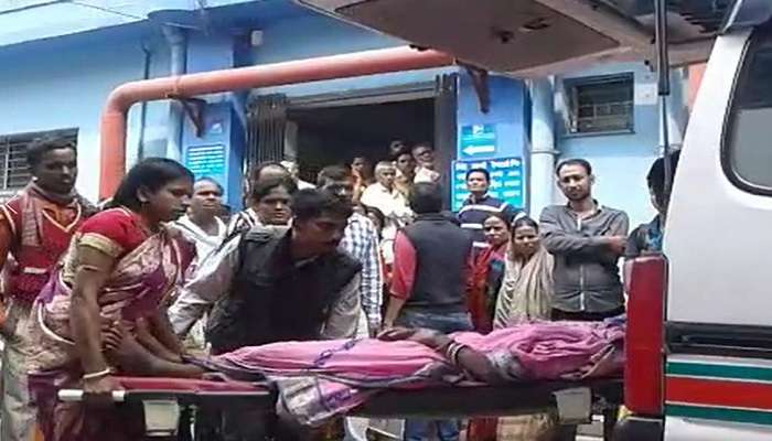 আউটডোরের লম্বা লাইনে আকস্মিক মৃত্যু রোগীর, উত্তেজনা সুপারস্পেশ্যালিটি এসএসকেএমে আউটডোরের লম্বা লাইনে আকস্মিক মৃত্যু রোগীর, উত্তেজনা সুপারস্পেশ্যালিটি এসএসকেএমে