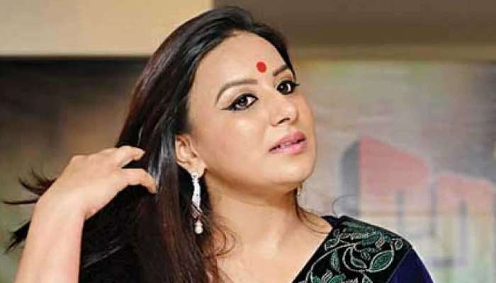 রাজনীতিবিদ বন্ধুর সঙ্গে হোটেলে থেকে বিল না মিটিয়েই চম্পট দিলেন অভিনেত্রী রাজনীতিবিদ বন্ধুর সঙ্গে হোটেলে থেকে বিল না মিটিয়েই চম্পট দিলেন অভিনেত্রী