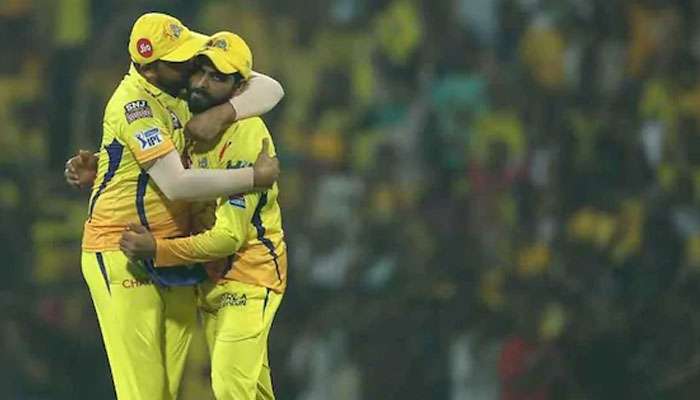 IPL 2019: রাহানে আউট হতেই চিপকে &#039;স্যার&#039;কে চুমু খেলেন রায়না, দেখুন ভিডিয়ো 